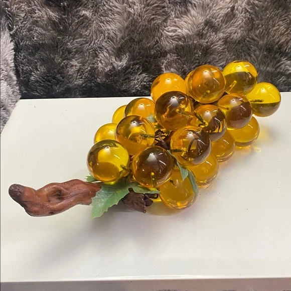 Vintage Amber/Yellow Glass Grape Cluster Decorative Accent - Picture 14 of 16